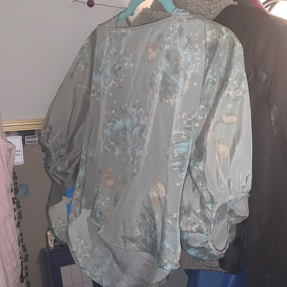 Lauren Conrad Floral Green Blouse w/Puffy Sleeves